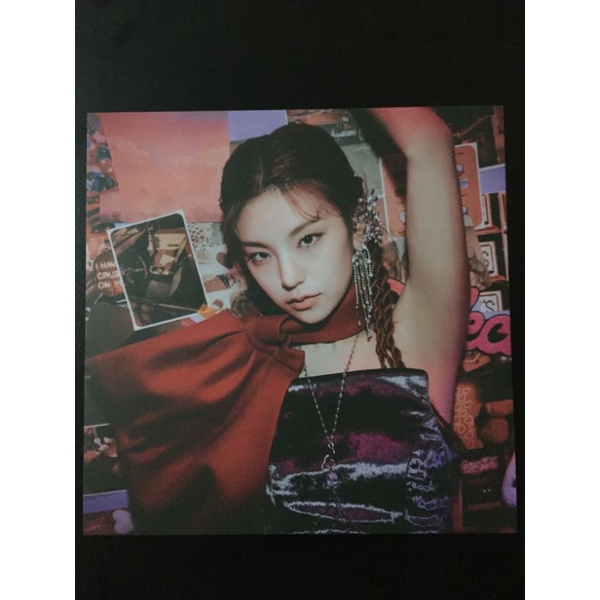 Itzy Guess Who Pob Postcards Day Version Shopee Philippines