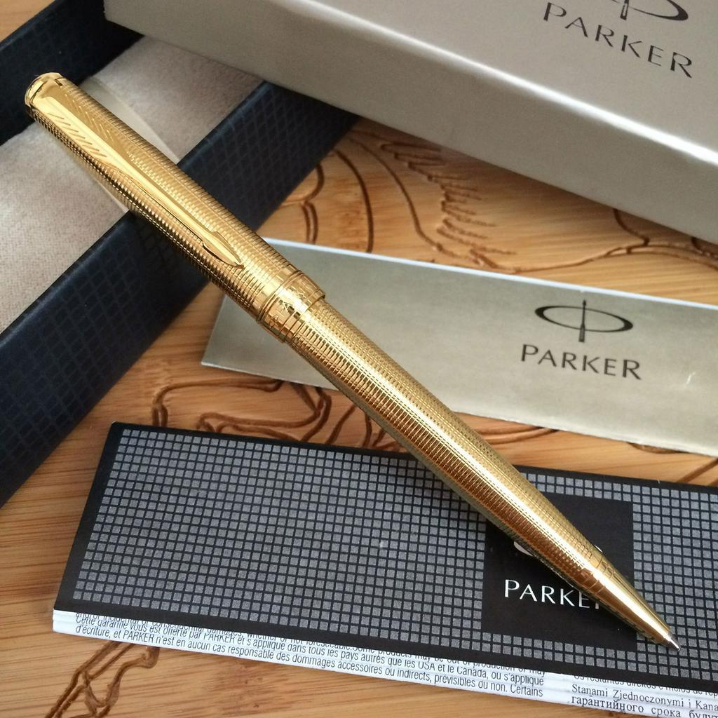 Parker Sonnet Ballpoint Pen Chiselled Gold Silver Plated With Gold