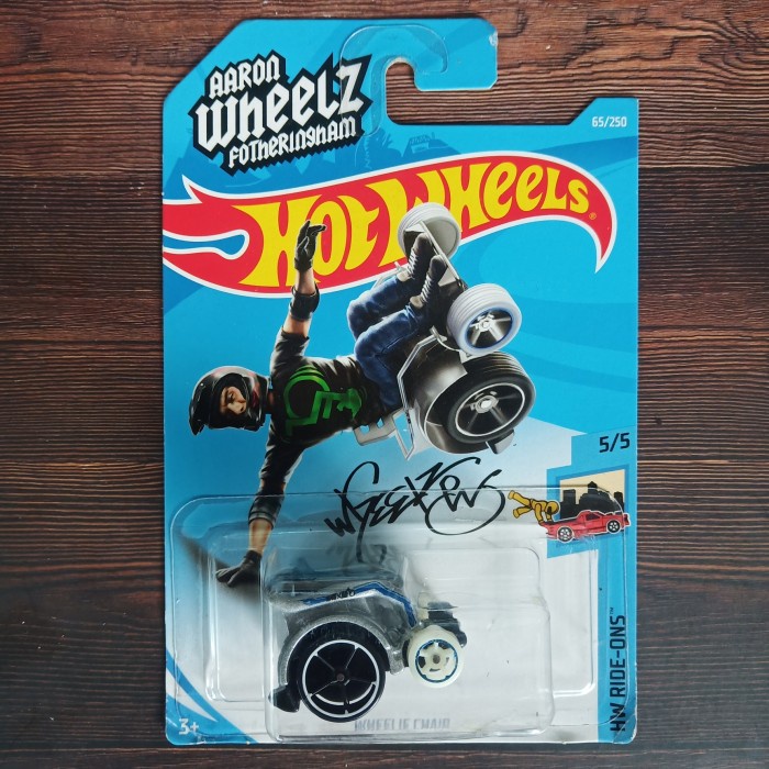 Hot WHEELS WHEELIE CHAIR GLOW IN THE DARK FRONT WHEEL HW RIDE ONS