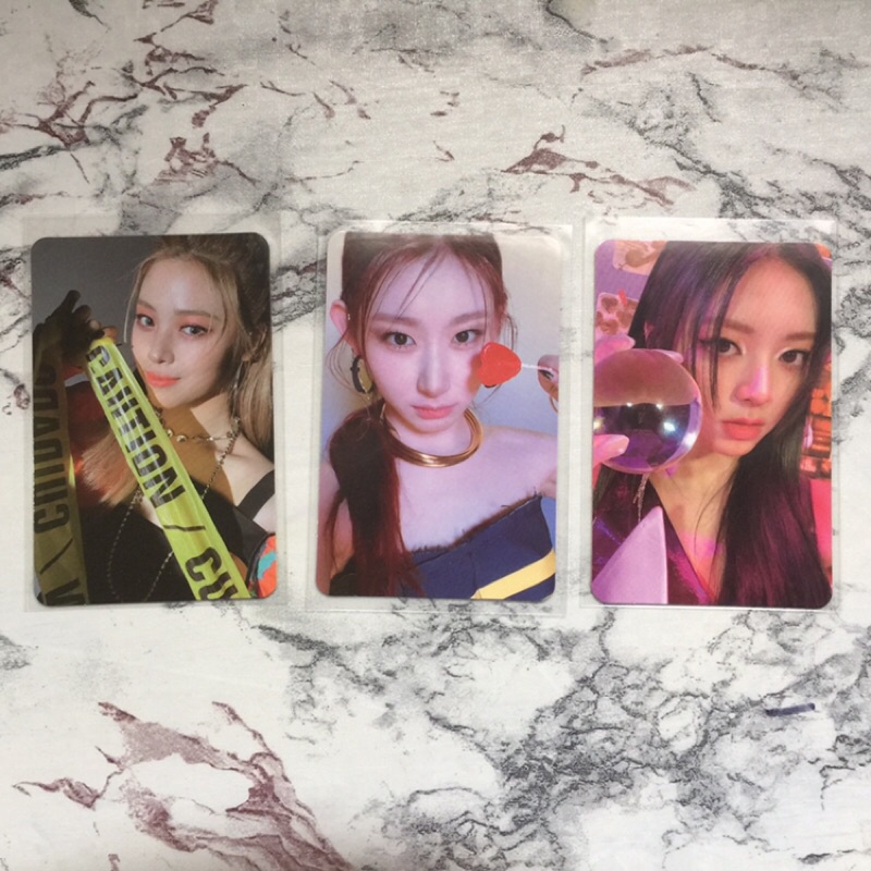 Itzy OFFICIAL Guess Who Photocards Ryujin Chaeryeong Yuna Shopee Philippines