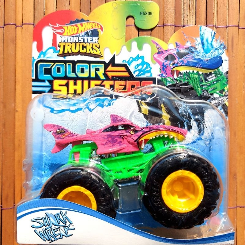 Hotwheels Monster Trucks Color Shifters Bone Shaker Rodger Dodger Town