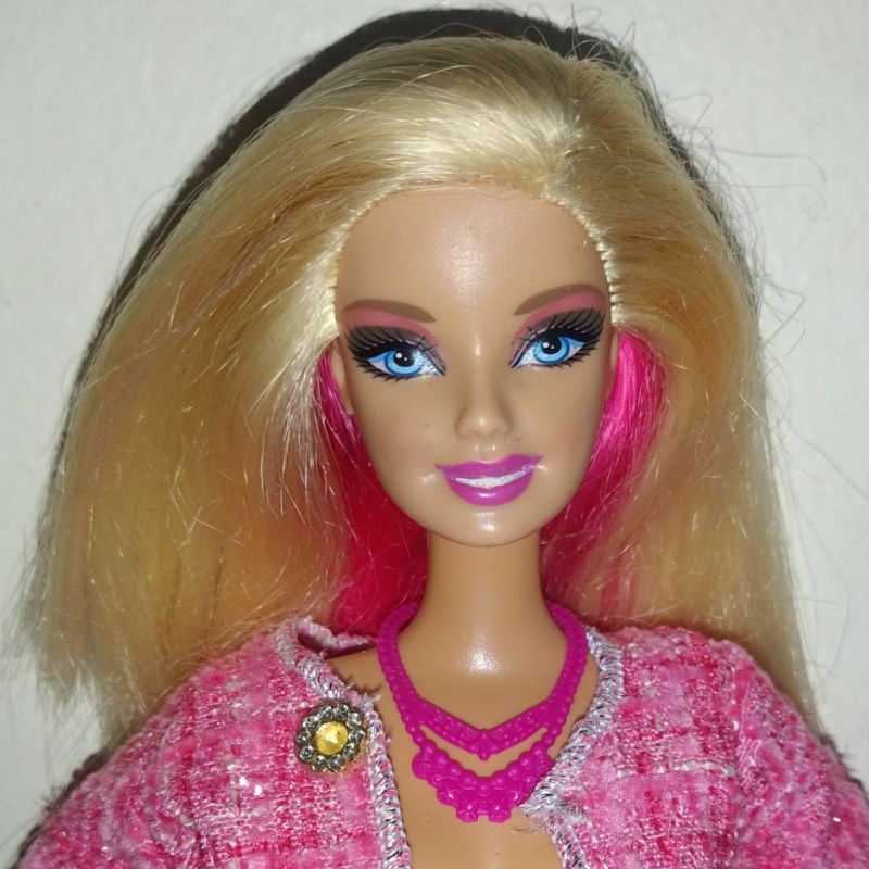 Barbie Fashionistas Rainbow Wave Pink Articulated In Fashion Play