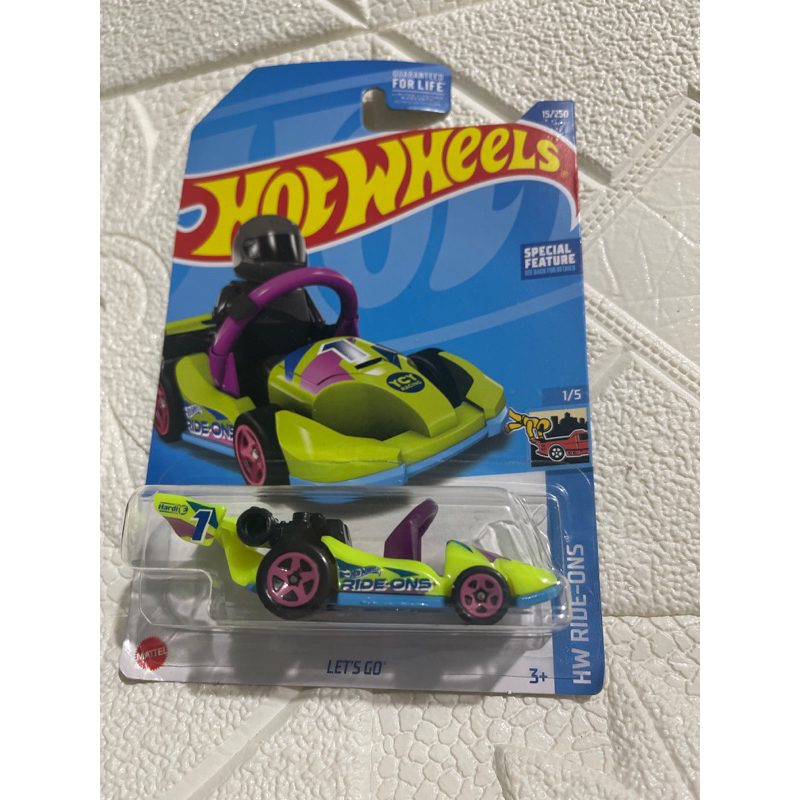 HOT WHEELS RIDE ONS AISLE DRIVER PIXEL SHAKER DIAPER DRAGGER