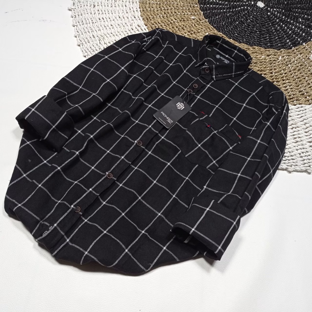 KEMEJA HITAM PUTIH PRIA Men S Flannel Shirt Basic Black And White