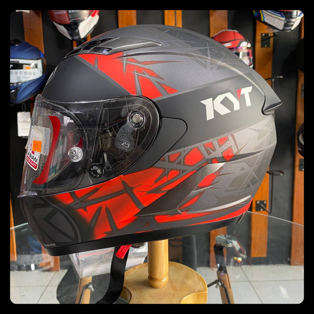 KYT Vendetta Rift Matte Black Red Fluo Single Visor Fullface Helmet