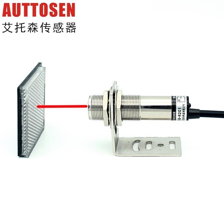 Laser Feedback Reflective Photoelectric Switch Long Distance 10m M18