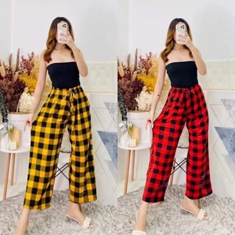 Trendy best sale checkered pants