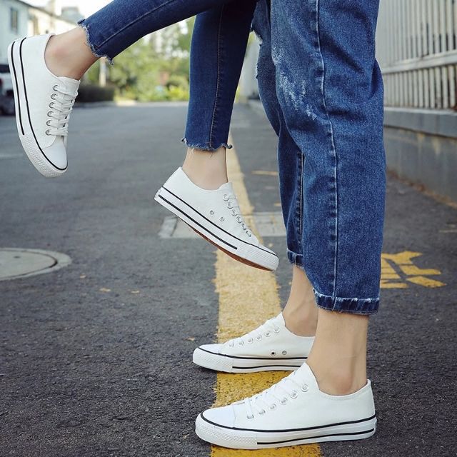 Converse shoes clearance couple