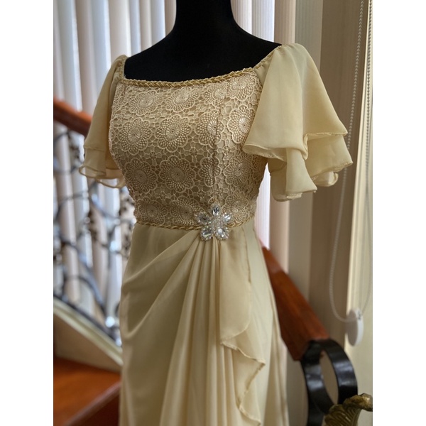 Gold gown for principal sponsor wedding hotsell