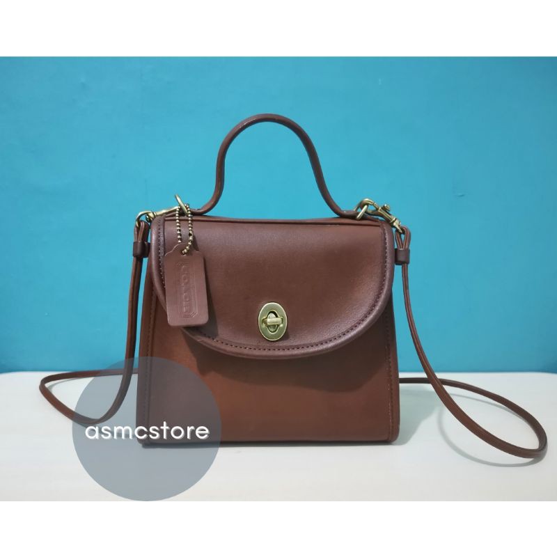 Vintage best sale coach regina