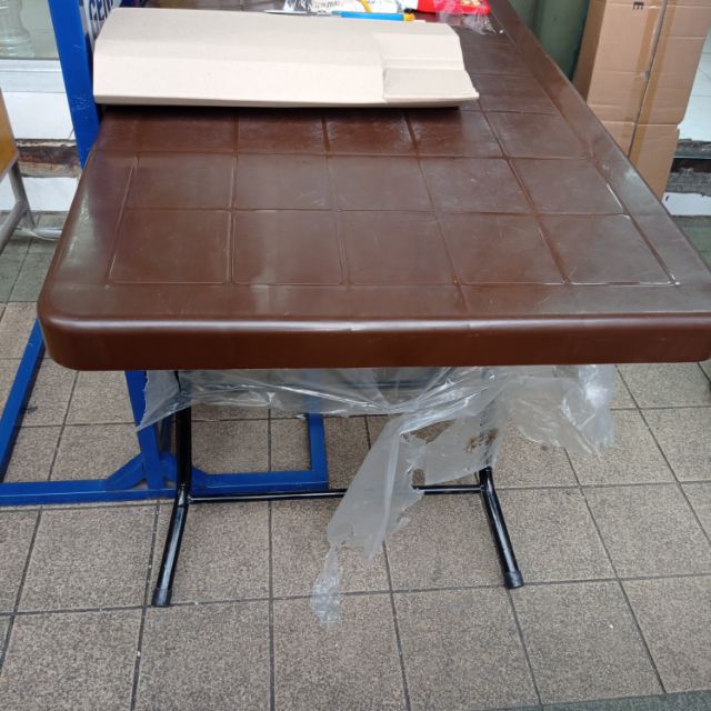 Uratex store monoblock table