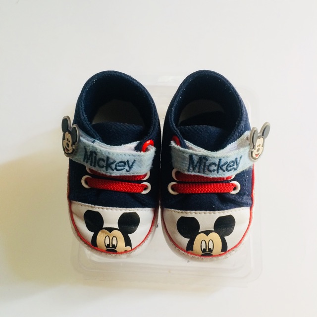 Mickey mouse hot sale baby booties