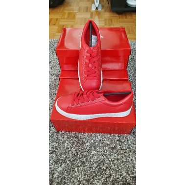 Guess shoes outlet red