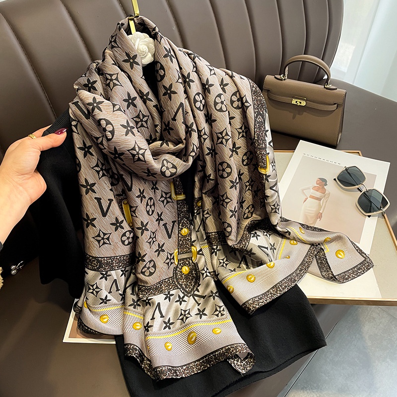 LOUIS VUITTON handkerchief Scarf monogram pattern Black Silk 55x55cm  Vintage