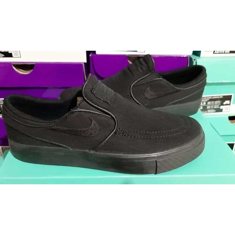 Triple black stefan outlet janoski