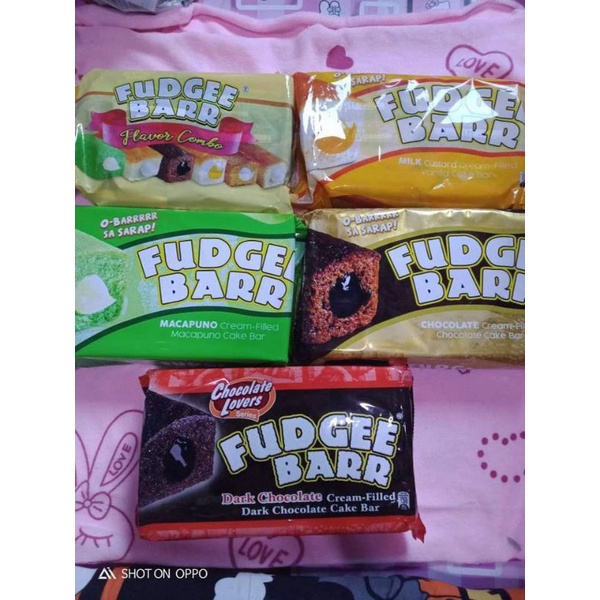 Fudgee Bar cream-filled cake bars, rich flavors | Shopee
