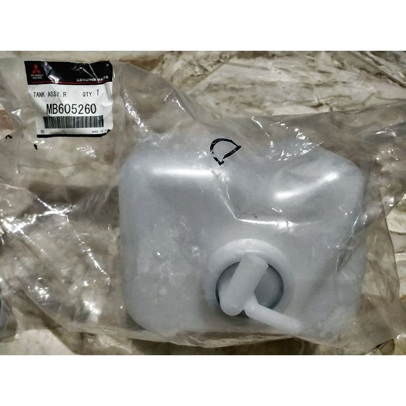 OEM Genuine Radiator Reservoir for Pajero Gen 1, 2 & 2.5 4D56 ...