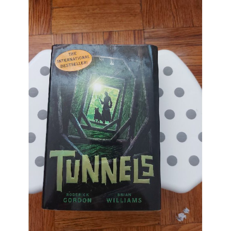 Tunnels by Roderick Gordon, Brian Williams Shopee Philippines