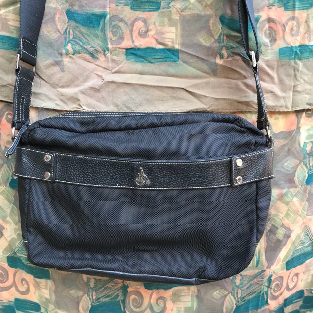 Bean pole 2024 sling bag price