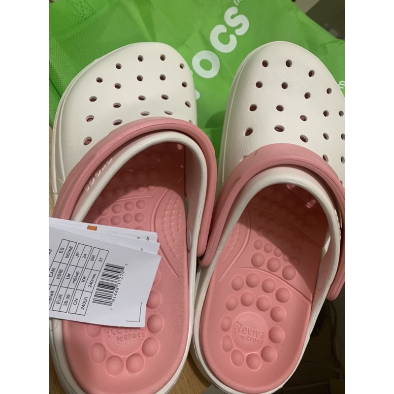 crocs white and pink