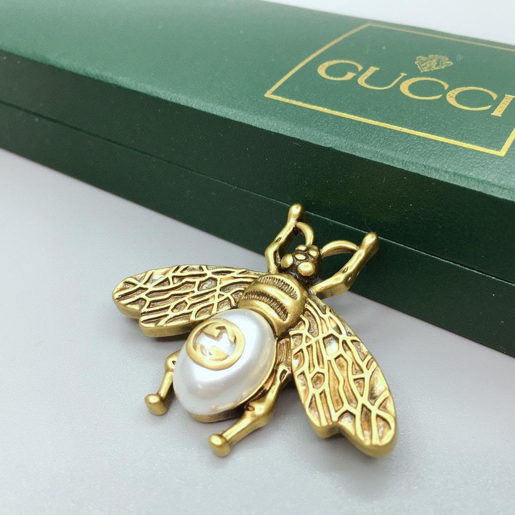 Bee hot sale pin gucci