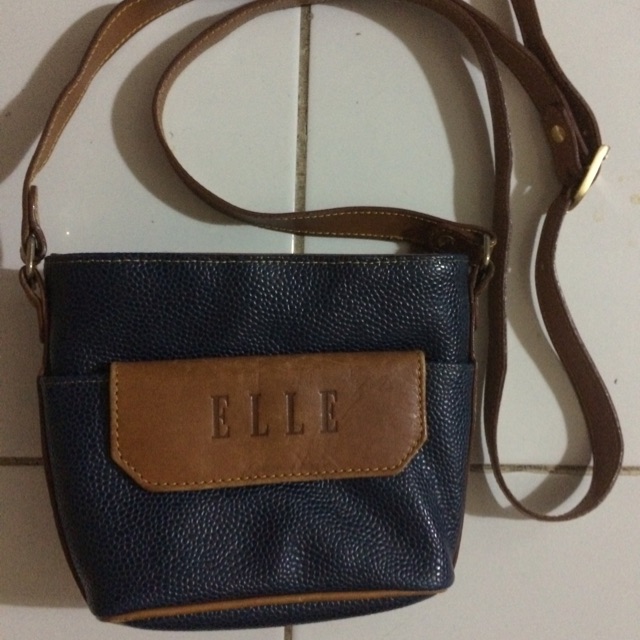 Elle sling 2024 bag price