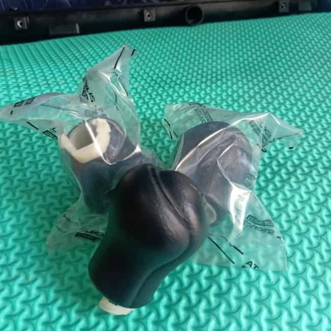 Innova reborn Fortuner vrz original toyota manual Shift Knob (Discount