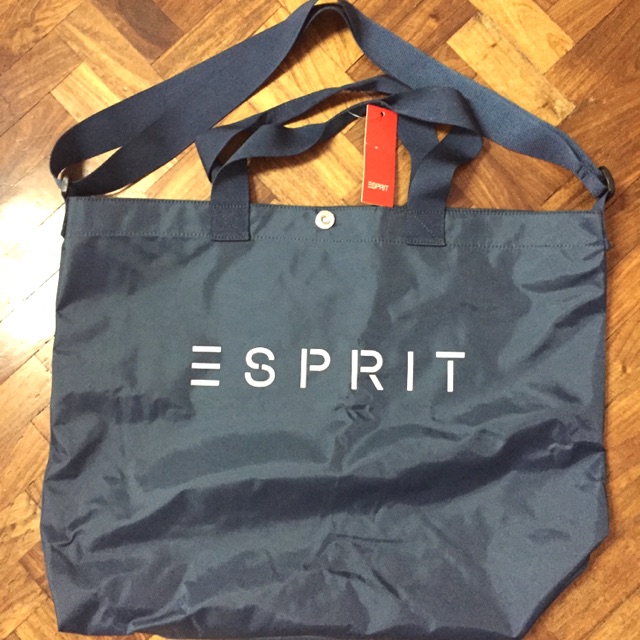 Esprit best sale overnight bag