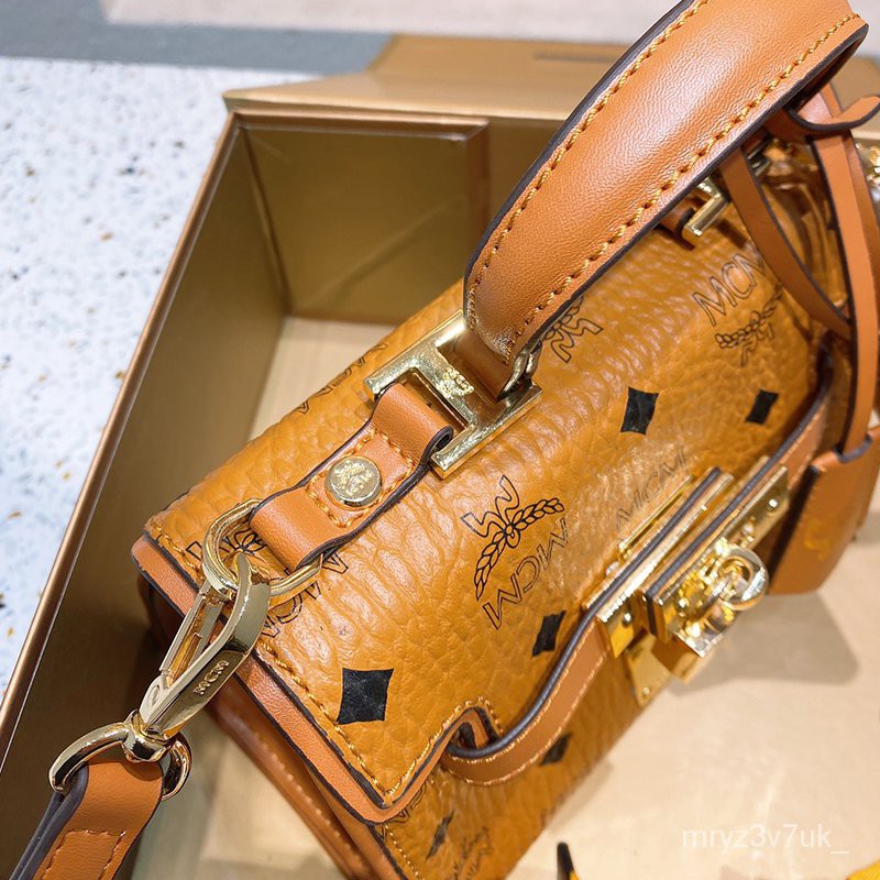 MCM Latest 18mini Kelly Bag Is A Must-have for Fashionistas Out of