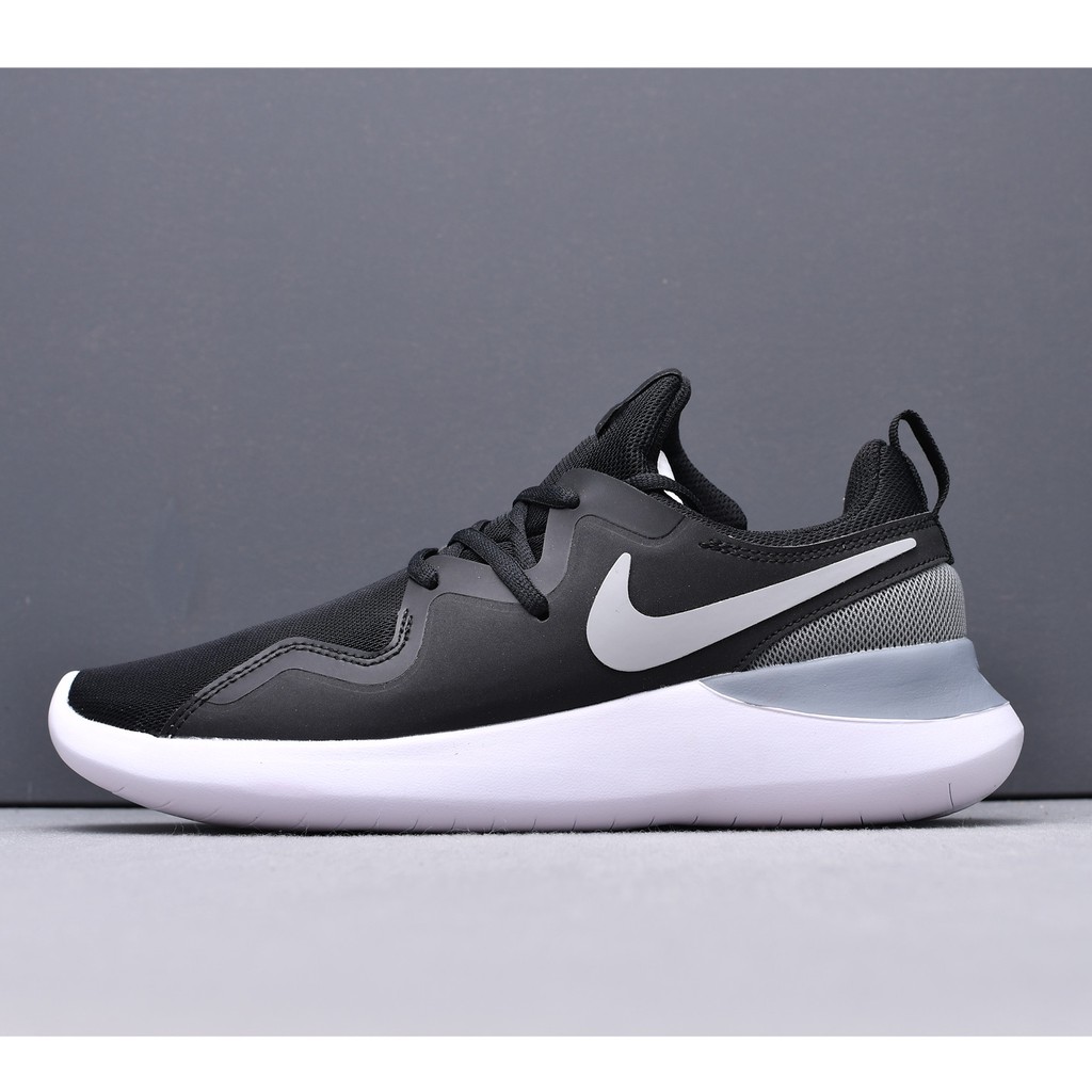 Nike tessen women's black best sale