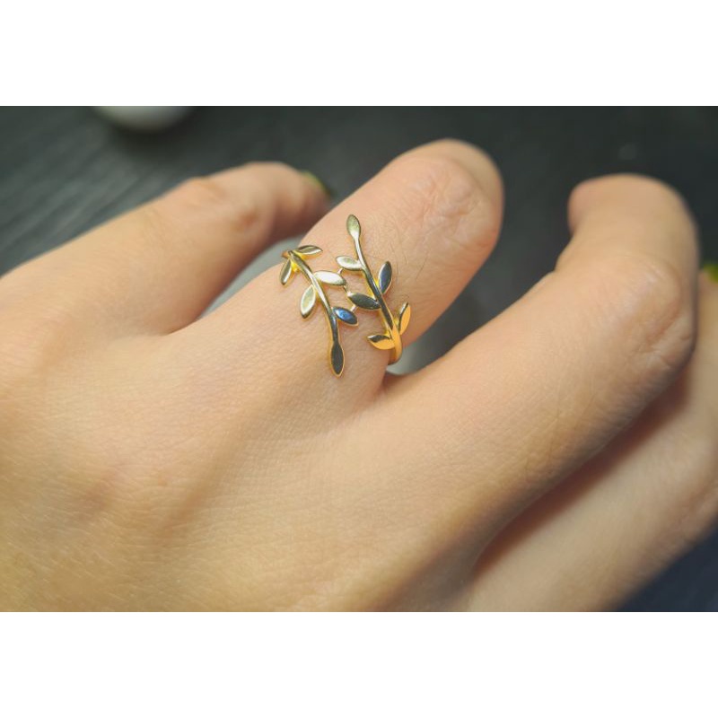 Pandora gold store leaf ring