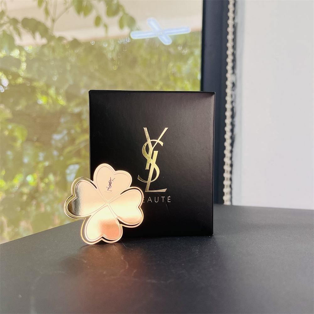 VIP GIFT Y*L New Four-leaf Clover Metal Bookmark with Box | Shopee ...