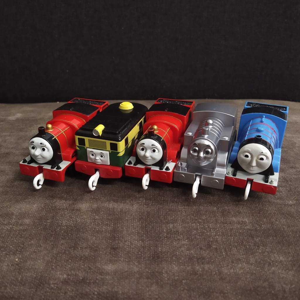 Preloved Tomy Thomas and Friends Tekoro Ringing engines plarail train ...