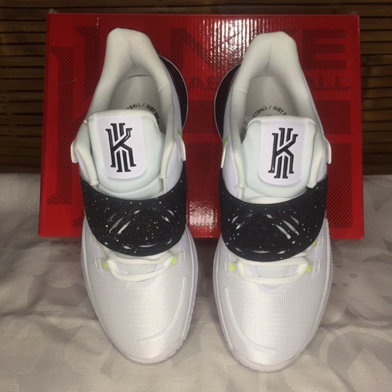 Kyrie Low 3 EP (White) | Shopee Philippines