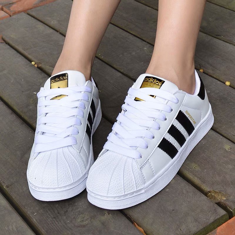 Adidas superstar store male female difference