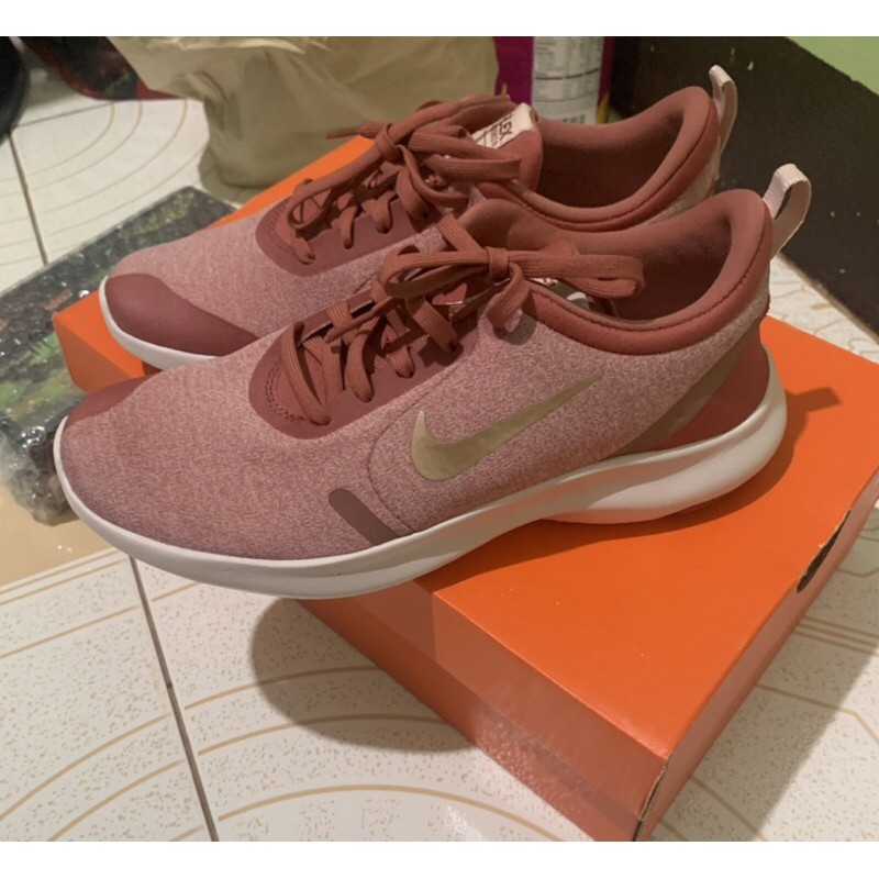 Nike size cheap 7.5 womens