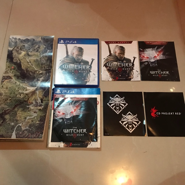 THE WITCHER WILD HUNT 3 FOR PS4 (W/ MAP)