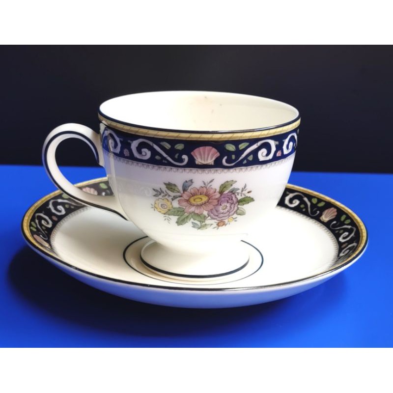 Wedgwood Made in England Vintage Runnymede W4472 Bone Leigh Cup And