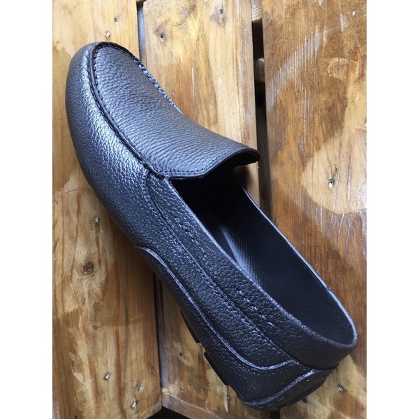 Black store splasher shoes