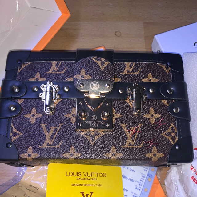 Lv sling bag box type