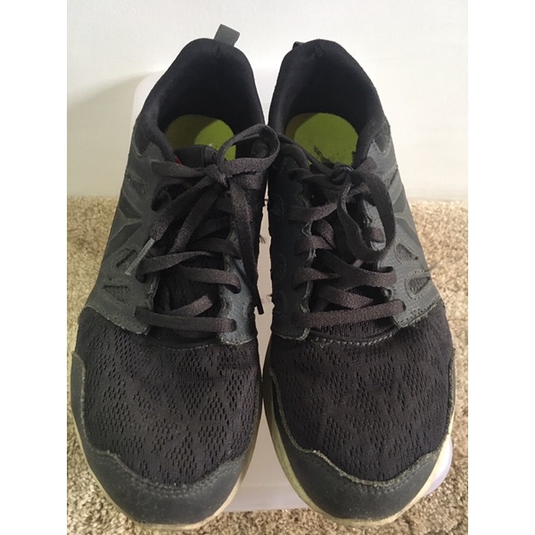 Reebok black clearance rubber shoes