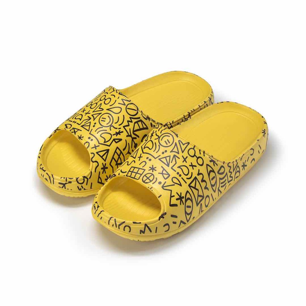 Yeezy slides hot sale graffiti