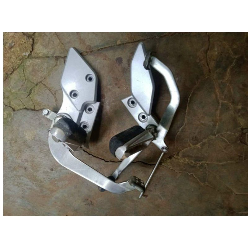 Footstep Boostep FOOT STEP UNDERBOND ORIGINAL NEW VIXION Complete Pair ...