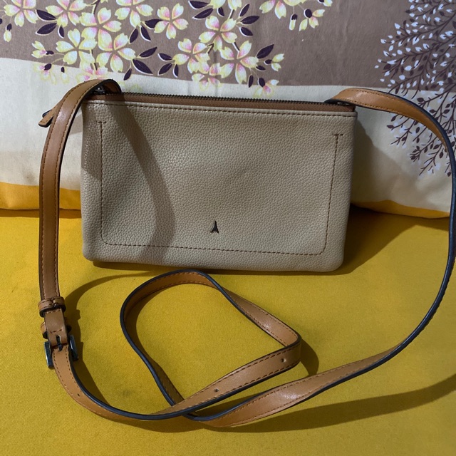 Elle sling bag outlet price