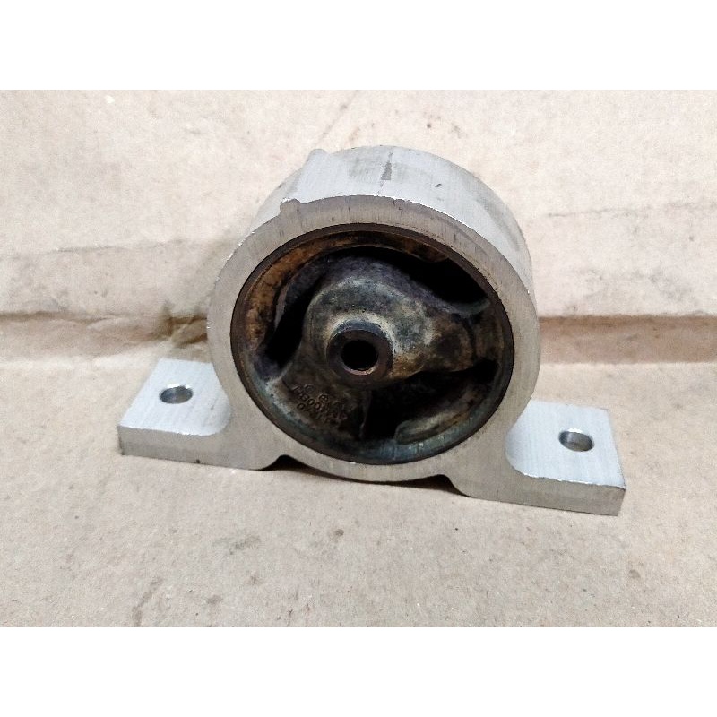 ENGINE/GEARBOX MOUNTING NISSAN SERENA C23 BLUEBIRD U11 U12 SENTRA N16