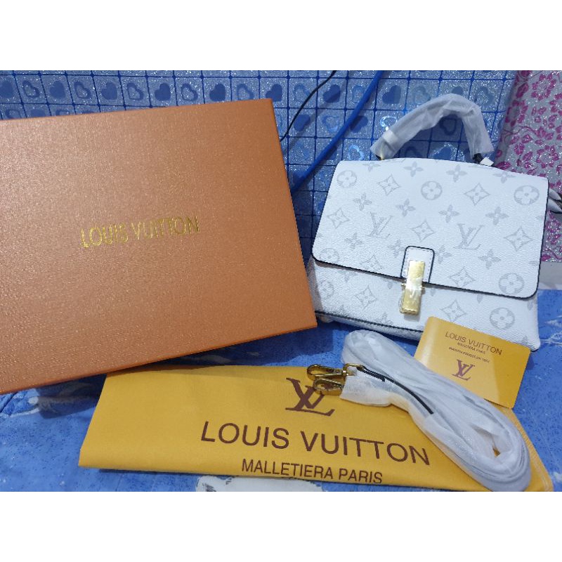 Lv sling bag Complete inclusion with box (Top grade)