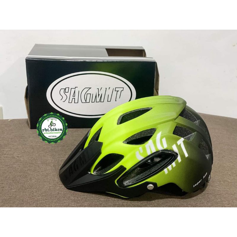 Sagmit helmet shop