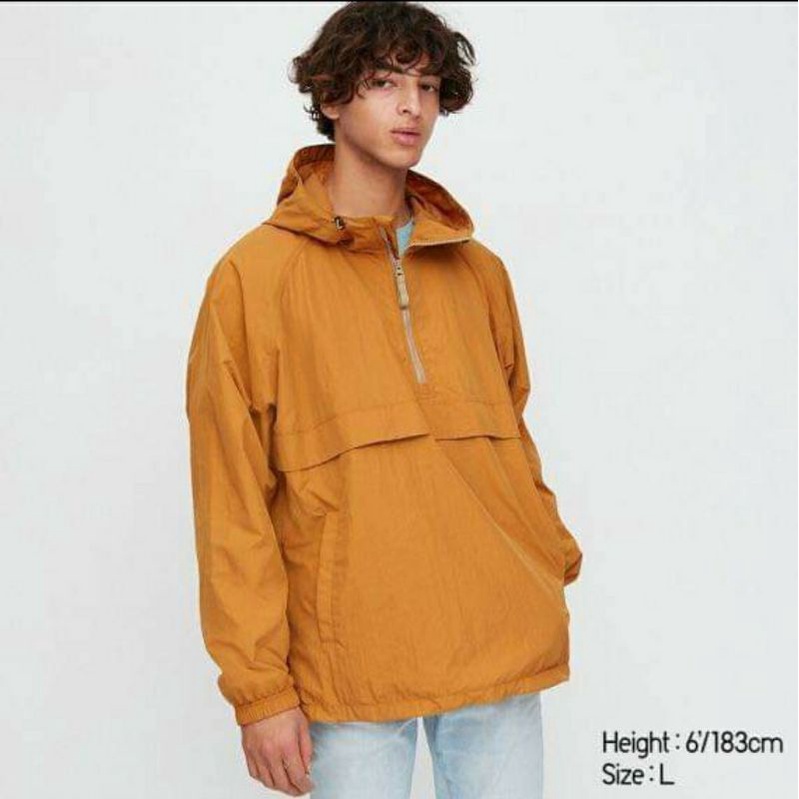 Uniqlo store oversized anorak