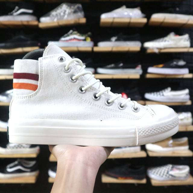 Chuck taylor hotsell 70 retro stripe