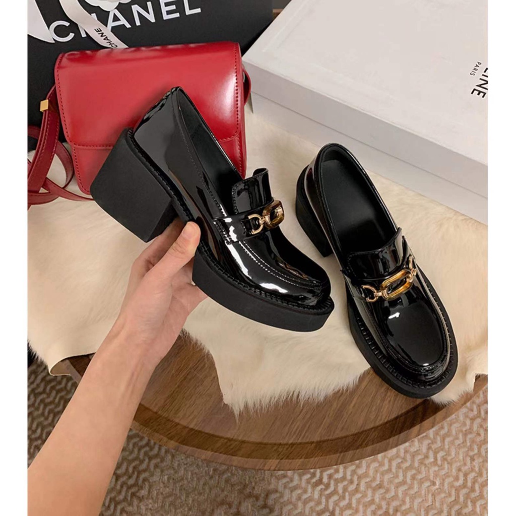 Loafer on sale womens shoes